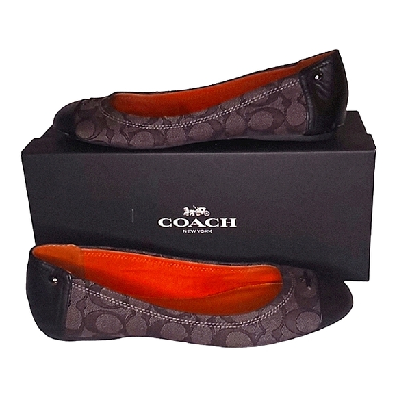 Signature COACH Chelsea Slip-ons Size 8.5 - Picture 1 of 5